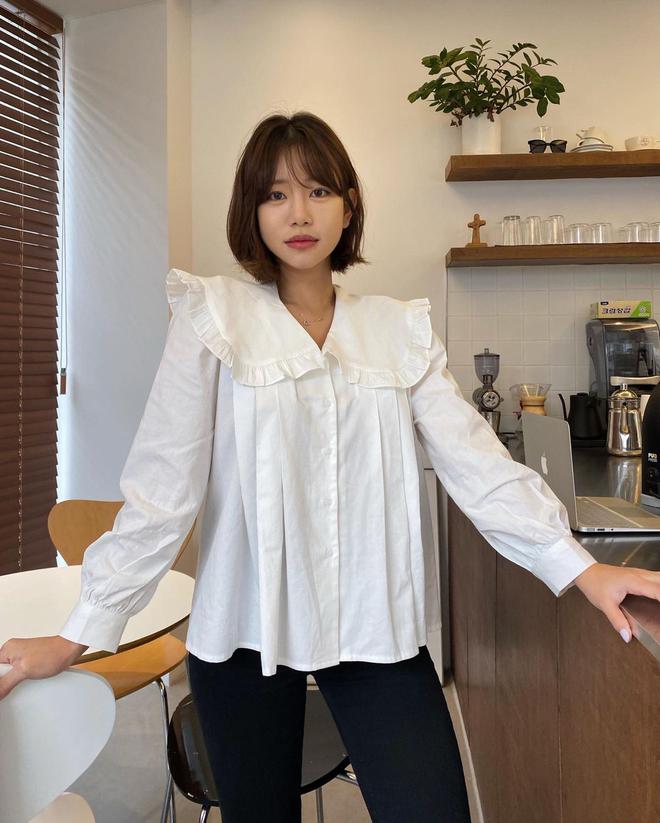 Đi mua &aacute;o blouse, chị em cứ chọn 4 kiểu cổ &aacute;o n&agrave;y l&agrave; cực chuẩn trend v&agrave; điểm sang chảnh tăng 10 lần - Ảnh 14.
