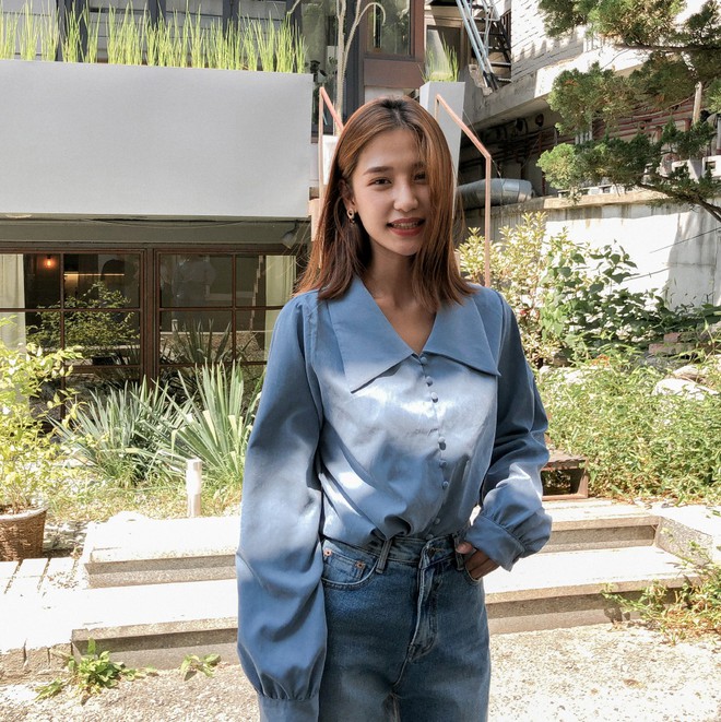 Đi mua &aacute;o blouse, chị em cứ chọn 4 kiểu cổ &aacute;o n&agrave;y l&agrave; cực chuẩn trend v&agrave; điểm sang chảnh tăng 10 lần - Ảnh 3.