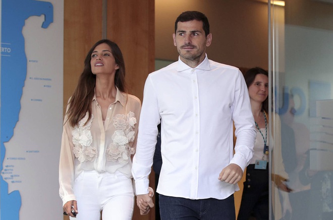 Thánh Iker Casillas xác nhận chia tay nữ phóng viên xinh đẹp, chấm dứt chuyện tình ngỡ đẹp như mơ kéo dài 12 năm - Ảnh 3.
