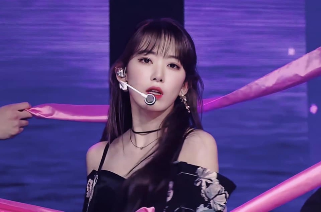 Thành viên IZ*ONE rộ tin được Big Hit chiêu mộ đang gây bão nhờ visual, thần thái đỉnh cao trong concert của nhóm! - Ảnh 3.