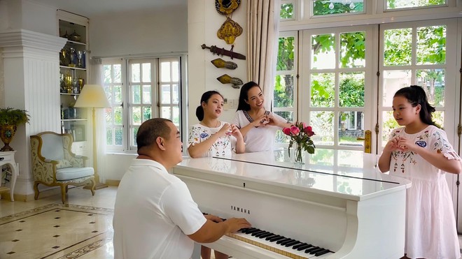 Biệt thự trắng nửa triệu đô của gia đình siêu mẫu Thuý Hạnh - Ảnh 6.