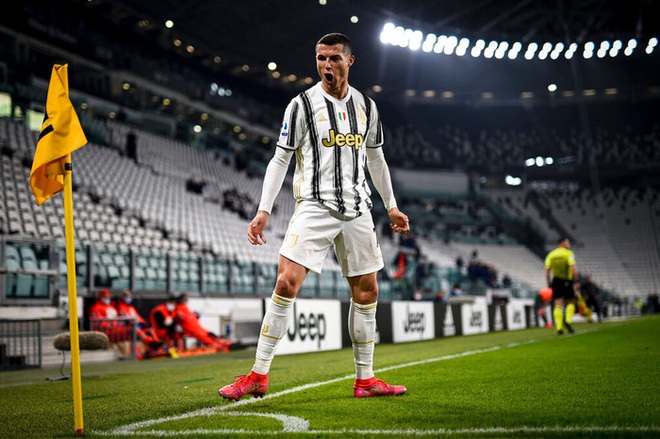 Ronaldo rửa nhục Champions League bằng màn trút giận lên đối thủ tội nghiệp: Ghi 3 bàn theo 3 kiểu khác nhau trong 32 phút tại giải VĐQG Ý - Ảnh 5.