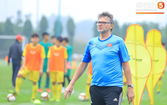 HLV Philippe Troussier và mục tiêu dự Olympic, World Cup cùng U18 Việt Nam - Ảnh 1.