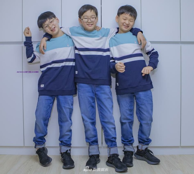 Ảnh sinh nhật 9 tuổi của Daehan - Manse - Minguk gây bất ngờ: 3 hoàng tử bé khoe chân dài, visual khác hẳn trước đây - Ảnh 6.