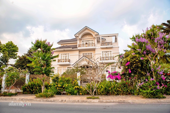 LÀNG ĐẠI GIA được bảo vệ chặt nhất Cần Thơ, toàn biệt phủ phong cách không có gì ngoài đất, cổng trước đậu ô tô, cổng sau đậu vài du thuyền vẫn còn rộng - Ảnh 11.