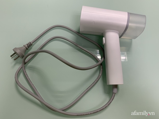 So s&aacute;nh 2 chiếc b&agrave;n l&agrave; hơi nước gi&aacute; dưới 500k hot nhất thị trường: Đ&acirc;u mới l&agrave; thứ bạn n&ecirc;n mua? - Ảnh 2.