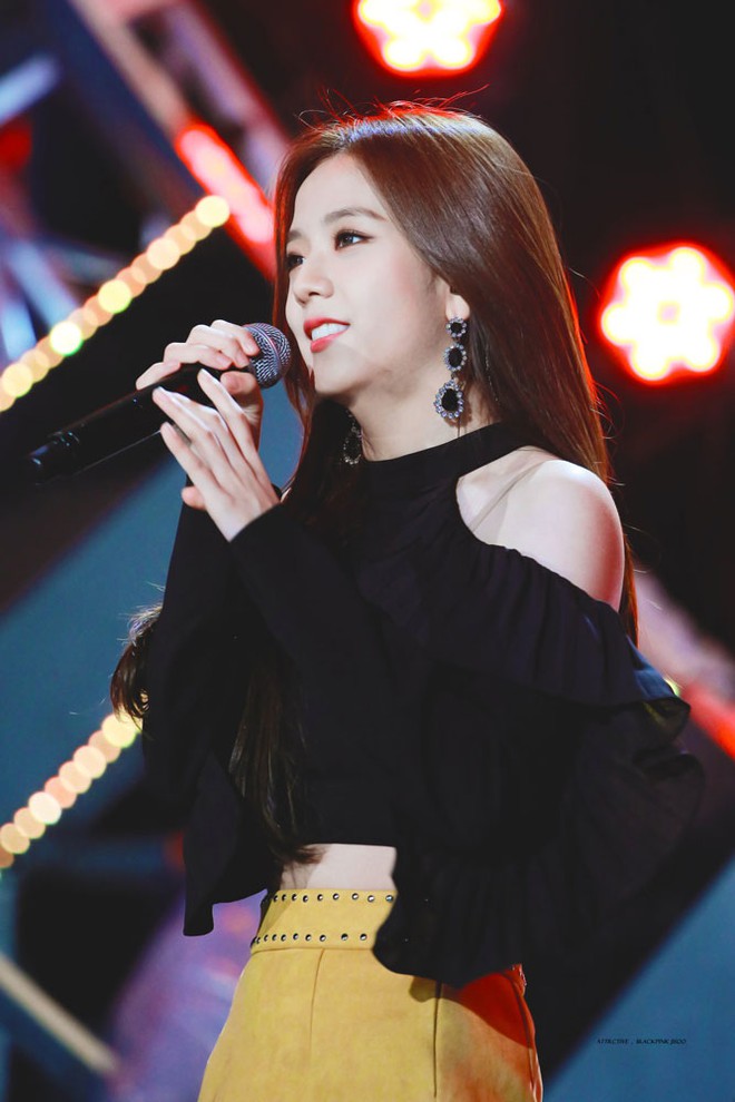 Đây là loạt ảnh giúp Jisoo (BLACKPINK) trở thành nữ thần đẹp nhất nhì Kpop - Ảnh 5.