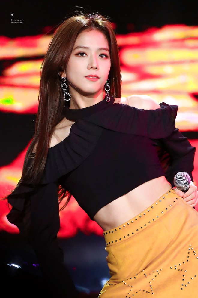 Sân khấu huyền thoại của Jisoo (BLACKPINK): Visual long lanh như nữ thần nhưng Knet chỉ dán mắt vào cơ bụng cực mlem - Ảnh 5.