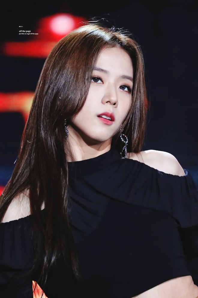 Đây là loạt ảnh giúp Jisoo (BLACKPINK) trở thành nữ thần đẹp nhất nhì Kpop - Ảnh 3.