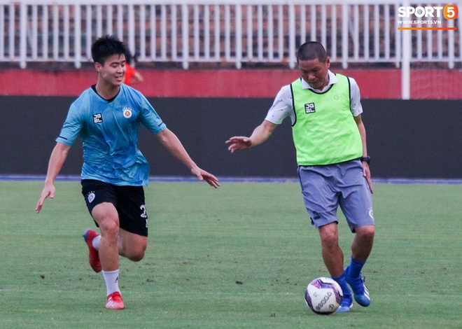 Lee Nguyễn: Chúng tôi phải thi đấu sòng phẳng, ăn miếng trả miếng trước CLB Hà Nội - Ảnh 4.