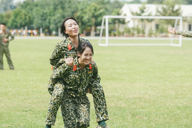 Hậu Ho&agrave;ng: Từ c&ocirc; bạn th&acirc;n nhập ngũ k&eacute; Kh&aacute;nh V&acirc;n đến nh&acirc;n vật hot nhất nh&igrave; Sao Nhập Ngũ - Ảnh 7.