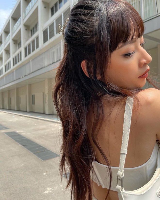 Chi Pu khoe eo nhưng cứ bị ch&uacute; &yacute; v&agrave;o m&aacute;i t&oacute;c kh&aacute;c lạ đầy sự giả tr&acirc;n, v&agrave; c&oacute; 57% người nh&igrave;n bảo kh&ocirc;ng hợp! - Ảnh 5.