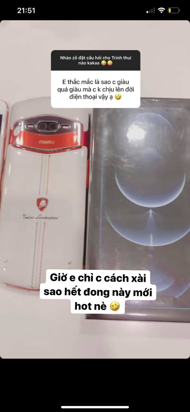 Ngoài một rổ iPhone và Samsung, netizen còn soi ra Ngọc Trinh sở hữu một chiếc smartphone phiên bản giới hạn với giá cực khủng - Ảnh 4.