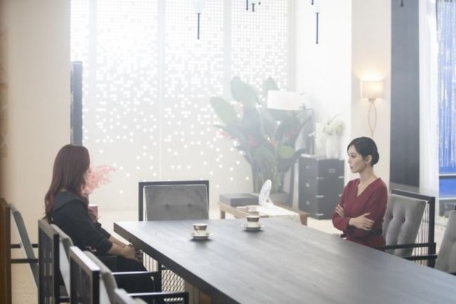 NSX Penthouse 2 tung loạt ảnh Seo Jin và Yoon Hee từ thù thành bạn, không quên nhắn nhủ khán giả: Hãy chuẩn bị tinh thần đi là vừa - Ảnh 4. NSX Penthouse 2 tung loạt ảnh Seo Jin và Yoon Hee từ thù thành bạn, không quên nhắn nhủ khán giả: Hãy chuẩn bị tinh thần đi là vừa - Ảnh 4.