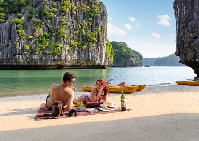 Ng&agrave;nh du lịch th&iacute; điểm đ&oacute;n kh&aacute;ch quốc tế từ th&aacute;ng 7 - Ảnh 1.