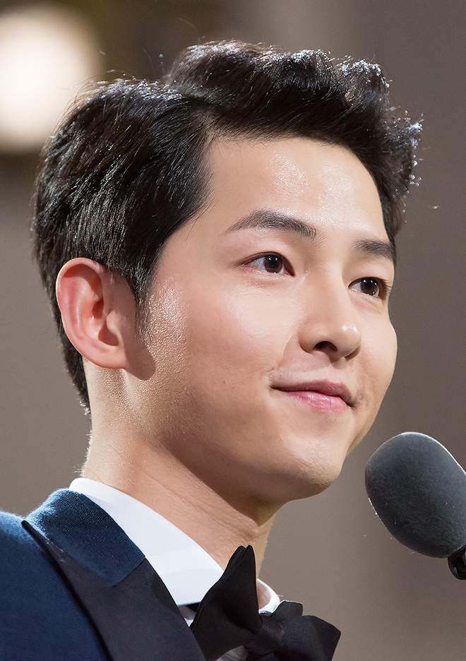 Nghe tin Song Joong Ki sắp ra nước ngoài quay phim, netizen lo sốt vó "dịch còn chưa hết mà!" - Ảnh 2. Nghe tin Song Joong Ki sắp ra nước ngoài quay phim, netizen lo sốt vó "dịch còn chưa hết mà!" - Ảnh 2.