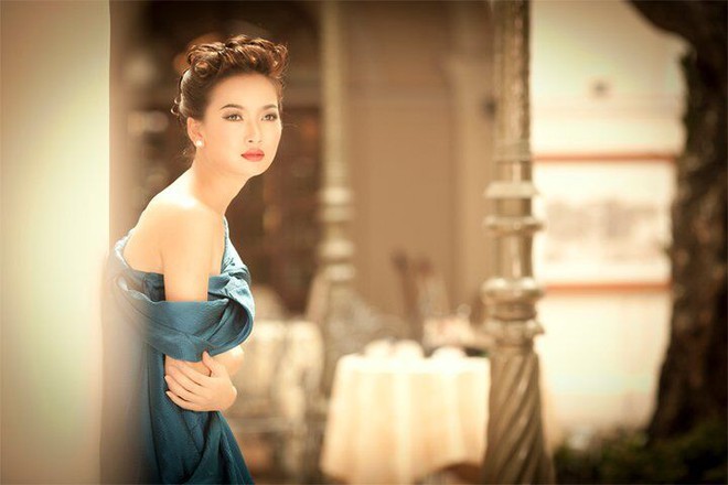 Top 7 Vietnams Next Top Model m&ugrave;a đầu ti&ecirc;n l&ecirc;n xe hoa c&ugrave;ng cựu gi&aacute;m đốc sản xuất chương tr&igrave;nh - Ảnh 8.