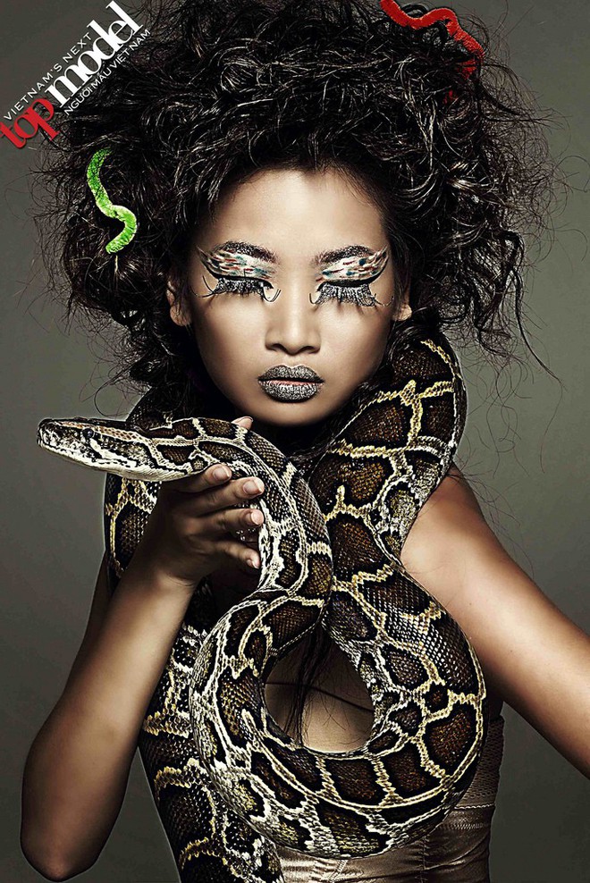 Top 7 Vietnams Next Top Model m&ugrave;a đầu ti&ecirc;n l&ecirc;n xe hoa c&ugrave;ng cựu gi&aacute;m đốc sản xuất chương tr&igrave;nh - Ảnh 10.