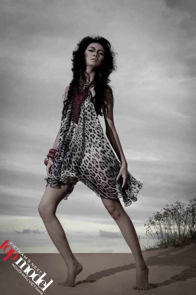Top 7 Vietnams Next Top Model m&ugrave;a đầu ti&ecirc;n l&ecirc;n xe hoa c&ugrave;ng cựu gi&aacute;m đốc sản xuất chương tr&igrave;nh - Ảnh 11.