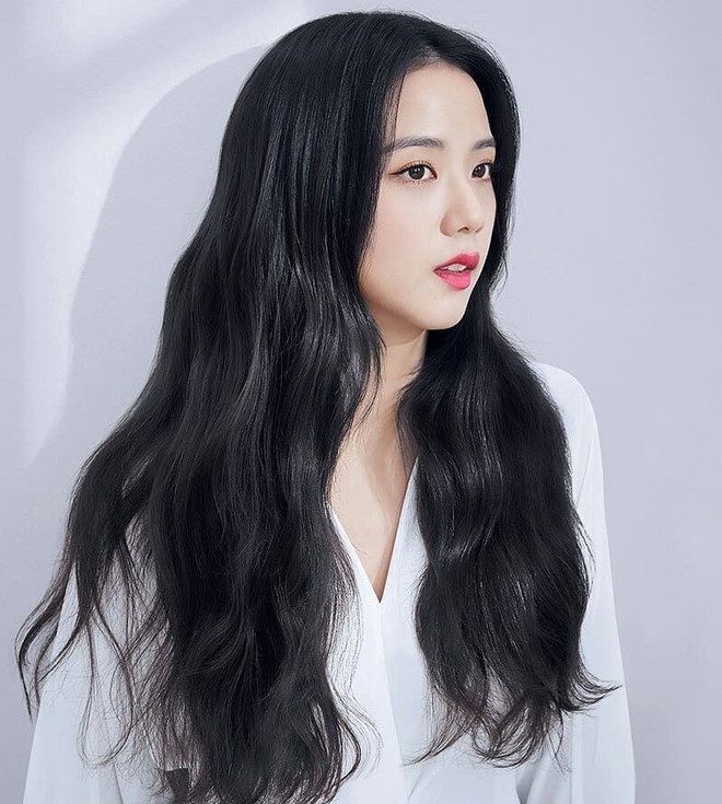 Đẳng cấp của idol đẹp như Hoa hậu: Jisoo chứng minh khả năng cân được mọi màu tóc, từ cơ bản đến chóe lọe - Ảnh 12.