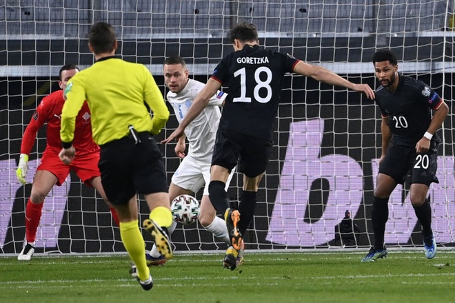 Tuyển Đức thắng dễ trận mở màn vòng loại World Cup 2022, mặc áo phản đối nhân quyền ở nước chủ nhà Qatar - Ảnh 4.