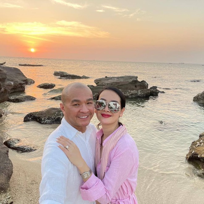 Top 7 Vietnams Next Top Model m&ugrave;a đầu ti&ecirc;n l&ecirc;n xe hoa c&ugrave;ng cựu gi&aacute;m đốc sản xuất chương tr&igrave;nh - Ảnh 3.