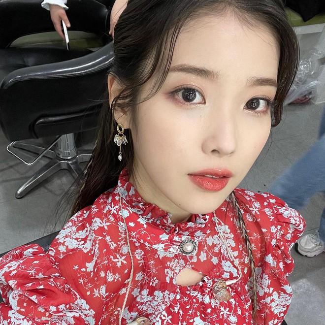 Triệu người đang phát cuồng vì ảnh cận mặt của 1 mỹ nhân Kpop, lâu nay chỉ mải nghe giọng mà quên visual cực phẩm? - Ảnh 4.