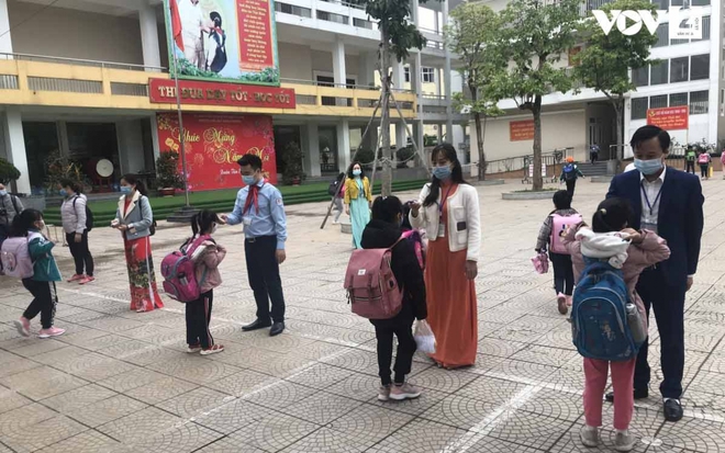 Trường Tiểu học Xuân Phương: Một học sinh duy nhất vẫn học online - Ảnh 1.