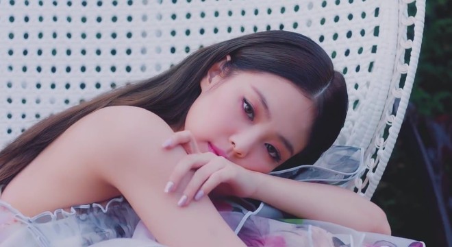 Chị em Jennie - Rosé (BLACKPINK) cứ tách solo là nằm dài ra, đã thế còn debut cùng ngày luôn mới hay! - Ảnh 5.