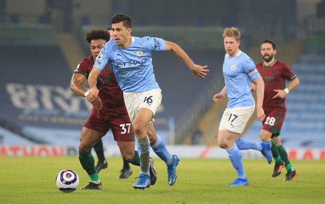 Giành chiến thắng thứ 21 liên tiếp, Manchester City gia tăng cách biệt với nhóm bám đuổi trên BXH - Ảnh 4.