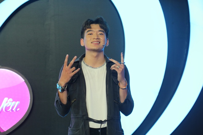 Nữ chính tập mở màn Tần Số Tình Yêu bắn rap cực ngầu khiến dàn trai đẹp phát cuồng - Ảnh 6.