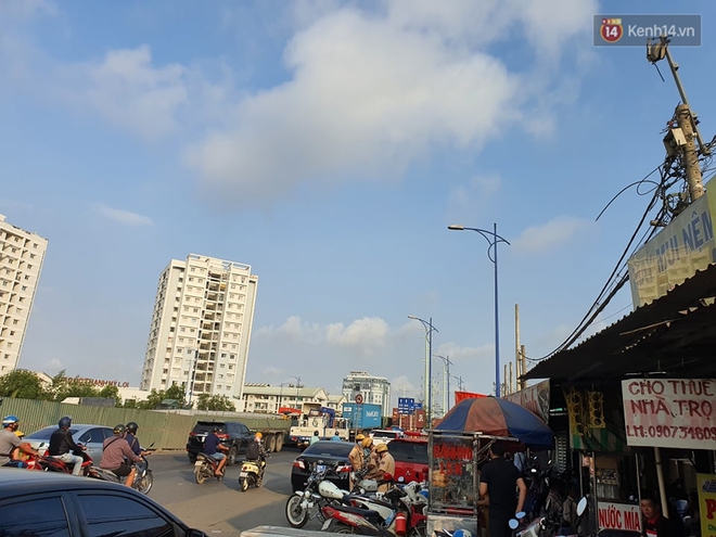 Cháy nhà ở Sài Gòn khiến 6 người trong gia đình tử vong, người thân khóc ngất tại hiện trường - Ảnh 2.