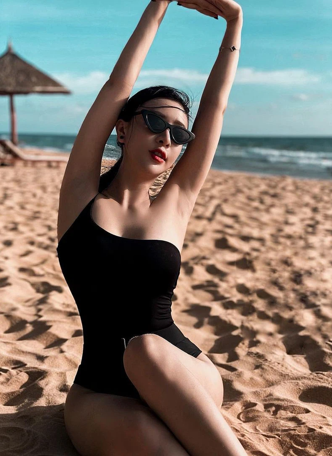 Rich kid bí ẩn nhất hội con nhà giàu Việt vừa có màn "phá đảo" đường đua bikini cực chất - Ảnh 4. Rich kid bí ẩn nhất hội con nhà giàu Việt vừa có màn "phá đảo" đường đua bikini cực chất - Ảnh 4.