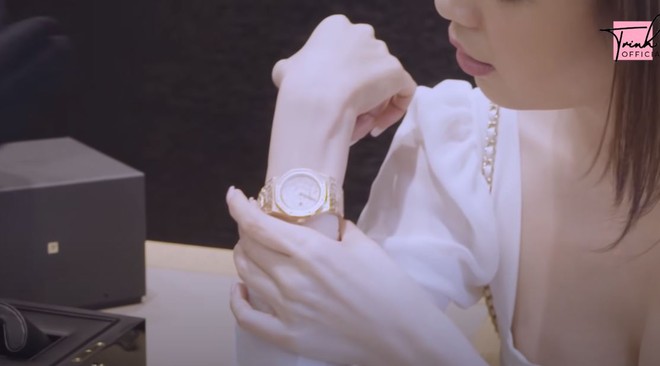 Ngọc Trinh bị trộm BST đồng hồ trị giá 10 tỷ, nhìn lại những lần bóc giá của cô mới thấy toàn món hàng khủng - Ảnh 11.