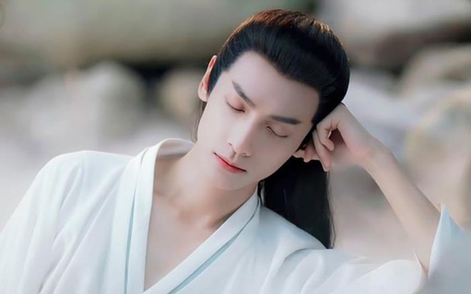 Cộng đồng mạng bất ngờ ph&aacute;t hiện nam thần La V&acirc;n Hi l&agrave; game thủ LMHT, fan ruột của Invictus Gaming - Ảnh 5.