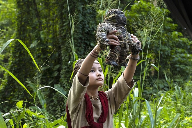 Sao nhí 9 tuổi gây nổ bom tấn Godzilla vs. Kong: Cô bé lai Hàn - Mỹ bị điếc, gia đình 4 đời khiếm thính và kỳ tích khiến thế giới trầm trồ - Ảnh 2.