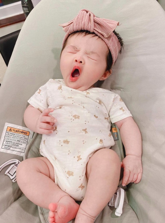 Dàn sao Việt "xỉu ngang" trước biểu cảm của con gái nhà nghệ sĩ "Giang Hồ", riêng Đông Nhi bị "cảnh báo" về tương lai của bé Winnie - Ảnh 7. Dàn sao Việt "xỉu ngang" trước biểu cảm của con gái nhà nghệ sĩ "Giang Hồ", riêng Đông Nhi bị "cảnh báo" về tương lai của bé Winnie - Ảnh 7.