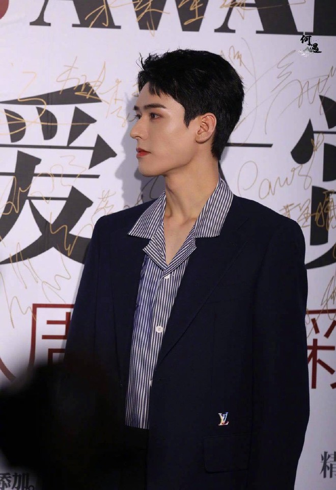 Ảnh chưa qua chỉnh sửa của mỹ nam Thi&ecirc;n Nhai Kh&aacute;ch g&acirc;y b&atilde;o Weibo: Kh&ocirc;ng t&igrave;m ra khuyết điểm, fan nữ ghen tị đỏ mắt - Ảnh 2.