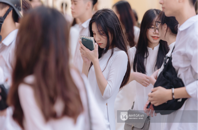 Học sinh, phụ huynh nghĩ gì khi Tiếng Hàn trở thành môn học bắt buộc - Ảnh 4. Học sinh, phụ huynh nghĩ gì khi Tiếng Hàn trở thành môn học bắt buộc - Ảnh 4.