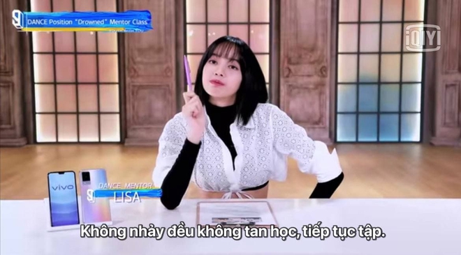 Lisa nghiêm khắc trở lại cùng câu nói mới gây ám ảnh không kém One More Time - Ảnh 3.