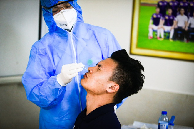 Quang Hải, B&ugrave;i Tiến Dũng được đề nghị ưu ti&ecirc;n sử dụng vaccine Covid-19 - Ảnh 1.