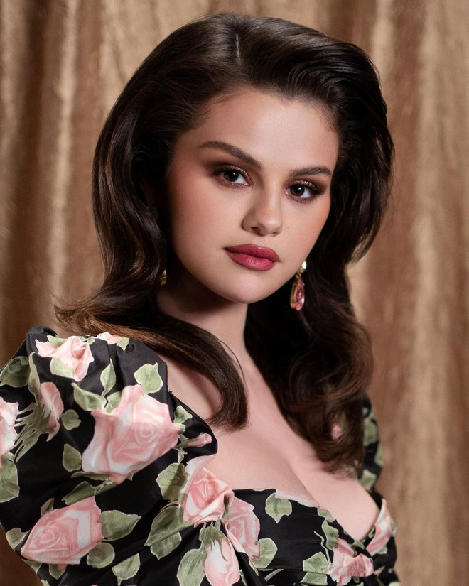 Selena Gomez công khai mỉa mai cuộc tình tay 4 với Justin - Hailey, biến The Weeknd thành công cụ trả thù? - Ảnh 2.