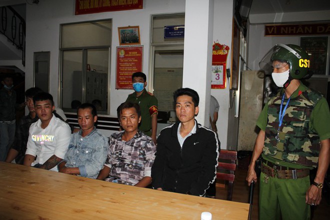Nổ súng truy sát kinh hoàng trong lúc đòi nợ ở Cần Thơ: Bắt 30 đối tượng, khởi tố vụ án - Ảnh 1.