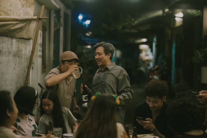 Trấn Thành than ngày ngủ 3 tiếng vì Bố Già, Hari Won tố mất chồng ngay và luôn - Ảnh 4.