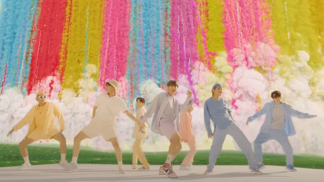 Tranh cãi Billboard vinh danh BTS là nghệ sĩ vĩ đại nhất 2020: Thành tích không bằng Ariana - Justin, nhưng có gì đó sai sai? - Ảnh 6. Tranh cãi Billboard vinh danh BTS là nghệ sĩ vĩ đại nhất 2020: Thành tích không bằng Ariana - Justin, nhưng có gì đó sai sai? - Ảnh 6.