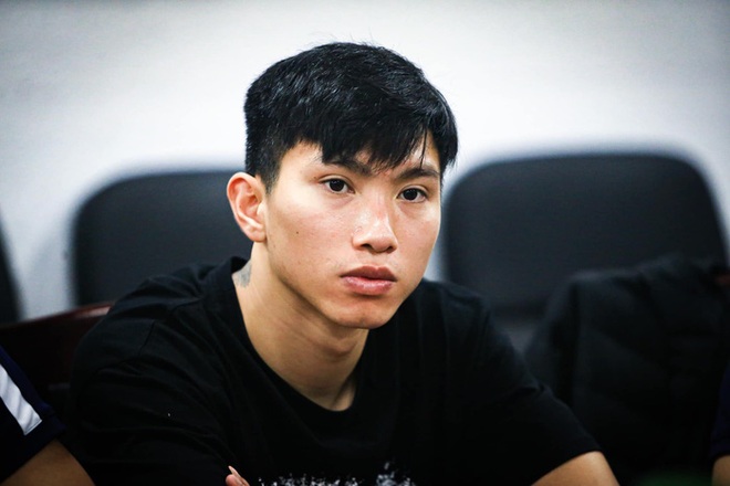 Hàng thủ tuyển Việt Nam thủng lỗ chỗ, HLV Park Hang-seo đau đầu tìm cách vá - Ảnh 1.