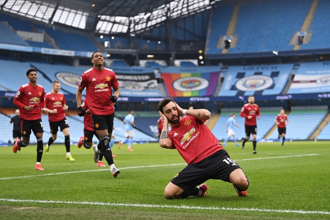 MU đá trận hay nhất từ đầu mùa, chấm dứt chuỗi 21 trận toàn thắng của Man City - Ảnh 2.