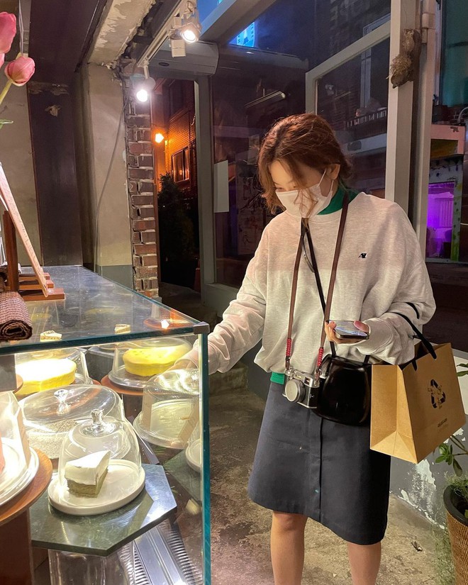 Seulgi (Red Velvet) and the Korean girl association are fascinated by the `` bouncy '' mix of clothes.  but extremely cool - Photo 1.