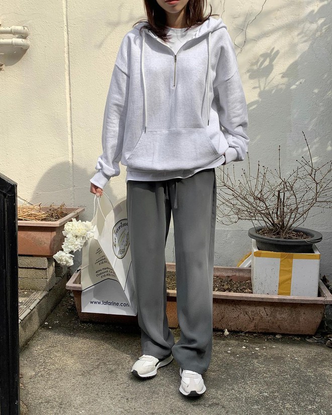 Seulgi (Red Velvet) and the Korean girl association are fascinated by the `` bouncy '' mix of clothes.  but extremely cool - Photo 5.