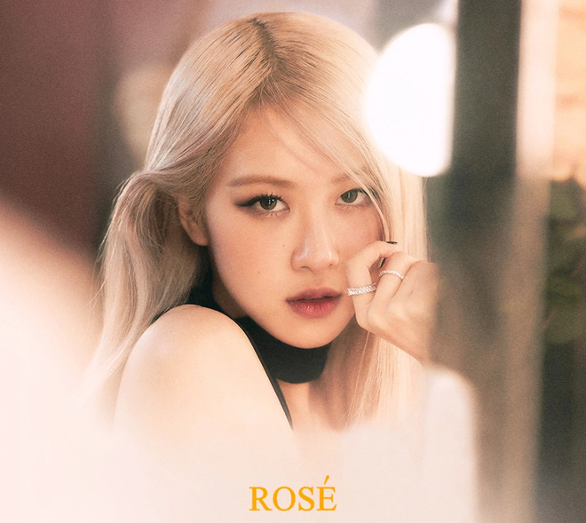 Knet mắng YG vì album của Rosé chỉ có 2 bài, chưa nghe đã đoán nhạc khác hẳn BLACKPINK dựa vào chi tiết đặc biệt - Ảnh 3.